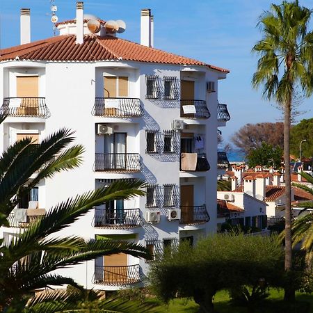 La urbanización cerca del mar Denia Exterior foto