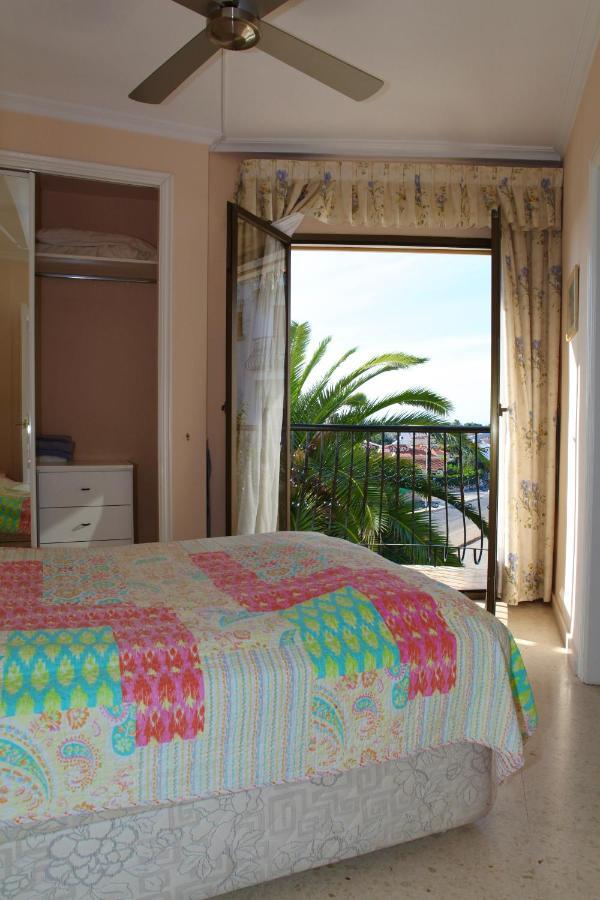 La urbanización cerca del mar Denia Exterior foto