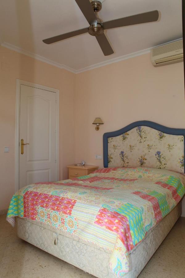 La urbanización cerca del mar Denia Exterior foto