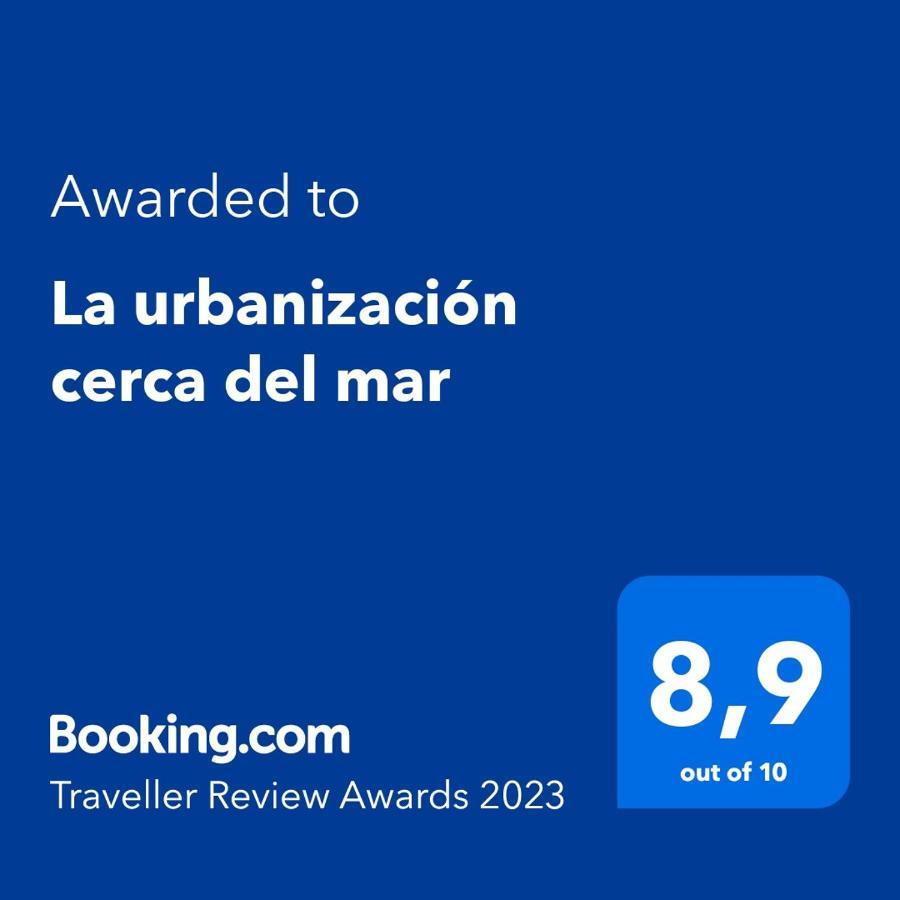La urbanización cerca del mar Denia Exterior foto