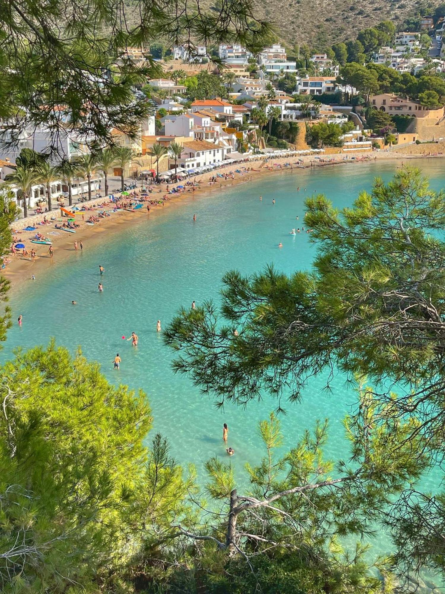 La urbanización cerca del mar Denia Exterior foto